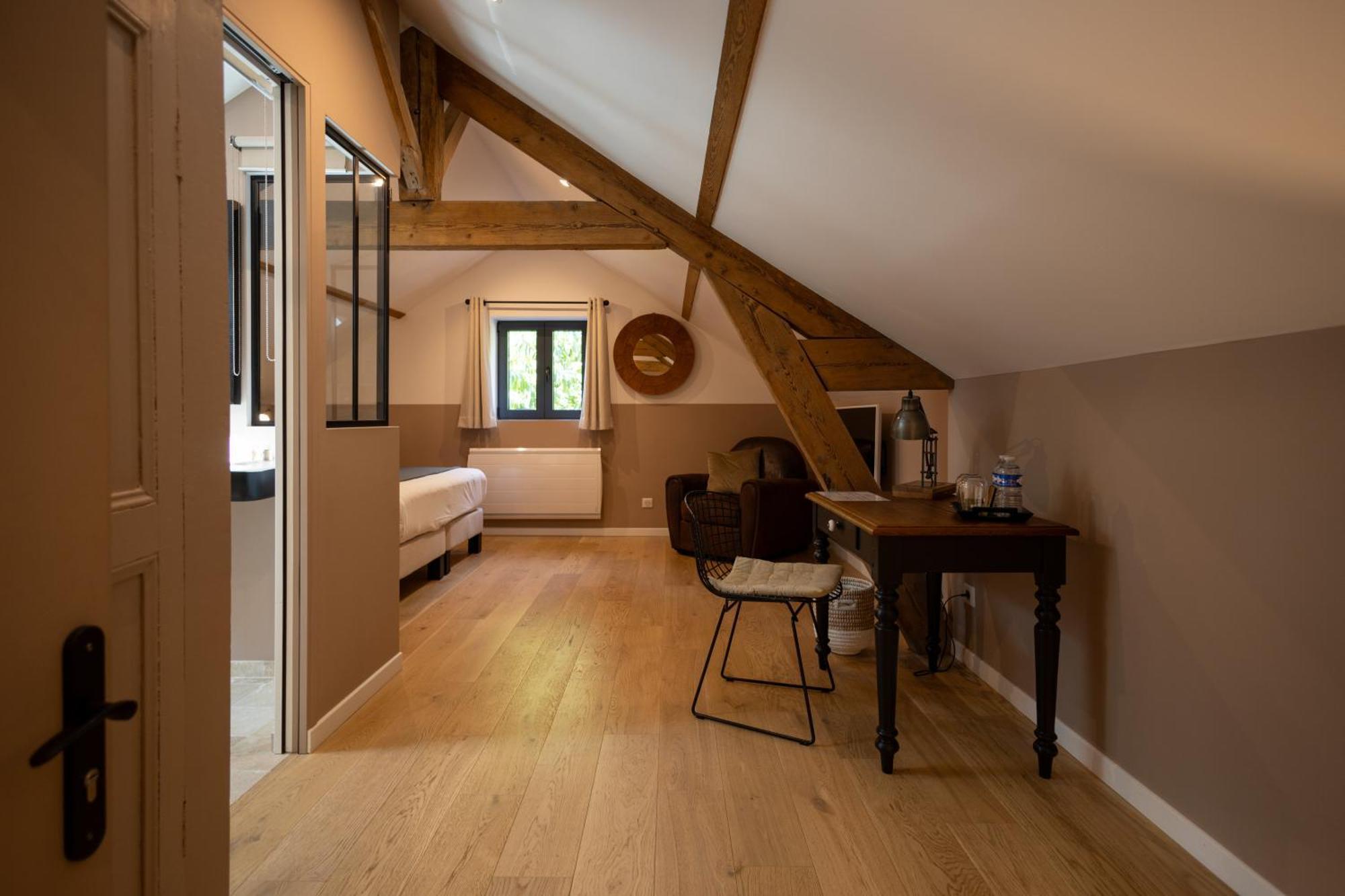 L'Atelier Des Magnolias Bed & Breakfast Aumont-en-Halatte Exterior photo