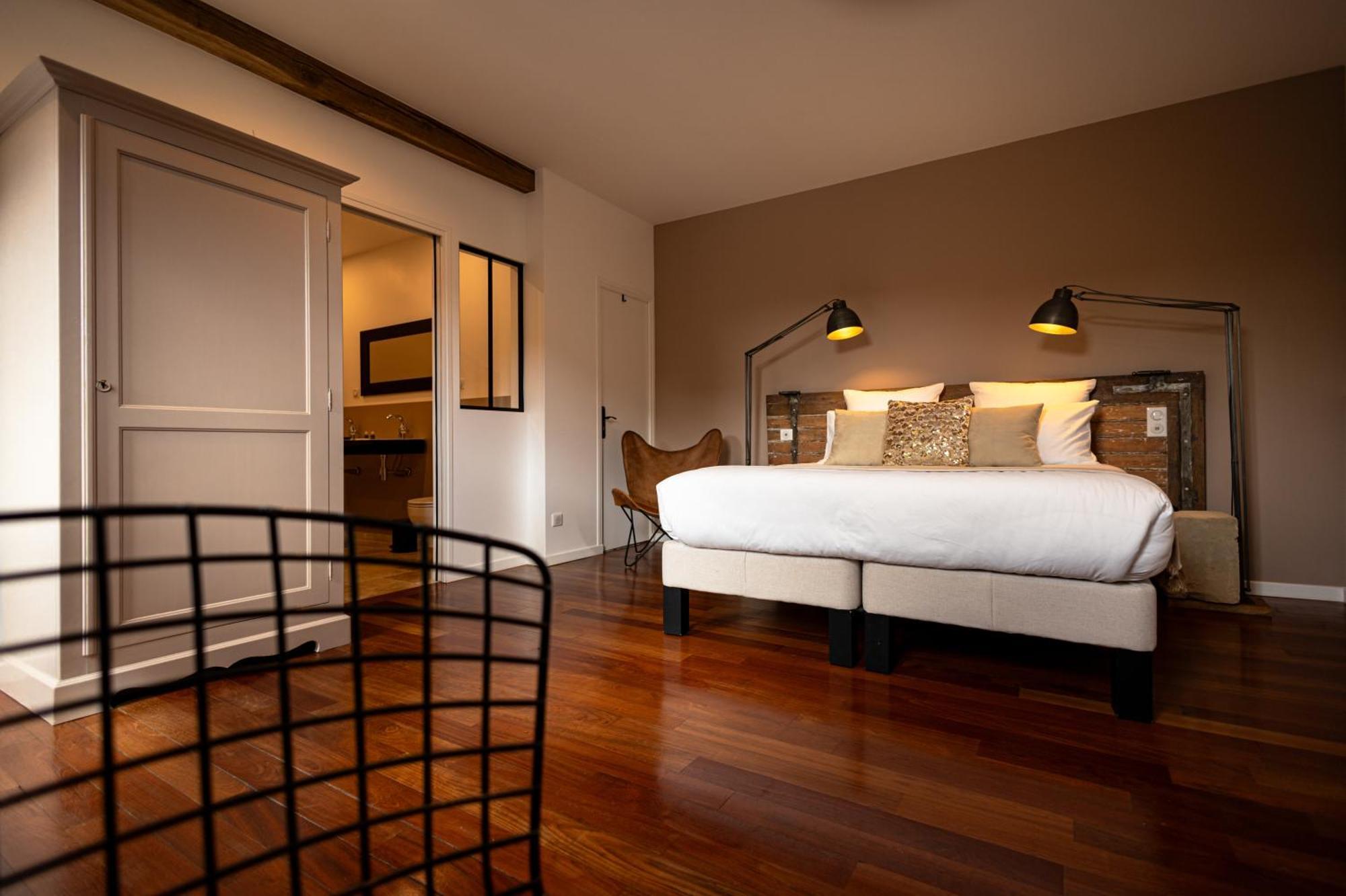 L'Atelier Des Magnolias Bed & Breakfast Aumont-en-Halatte Exterior photo